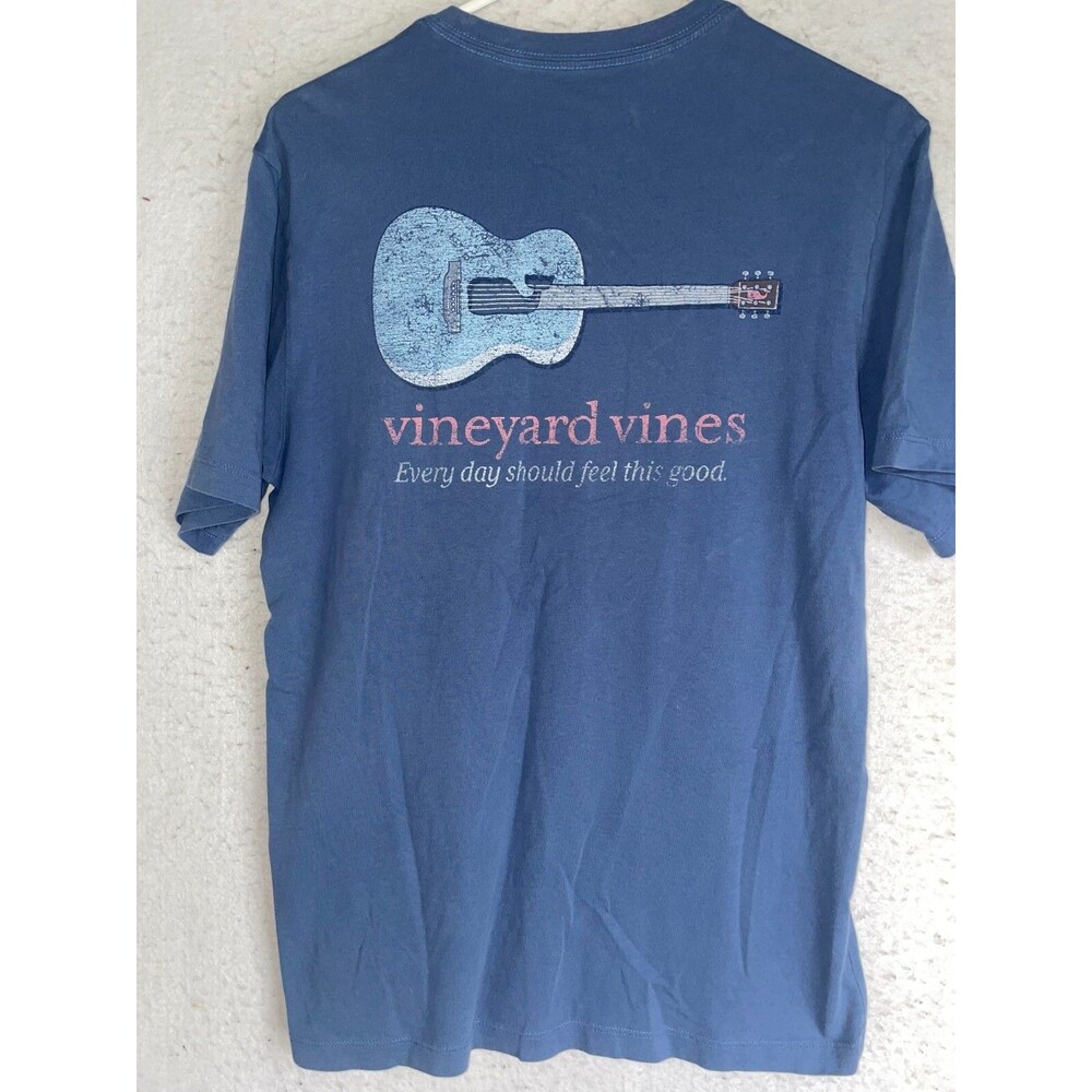 Vineyard Vines Blue Guitar Short Sleeve Tshirt Men's XS Everyday should feel